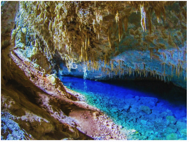 Gruta do Lago Azul